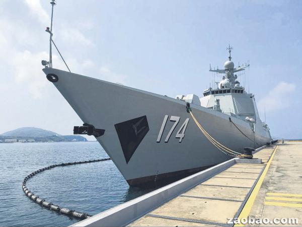 中国最新型导弹驱逐舰合肥舰昨日已进入南中国海展开训练。（中新社）