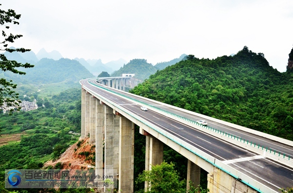 崇左至靖西高速公路通车 成边境重要旅游黄金通道