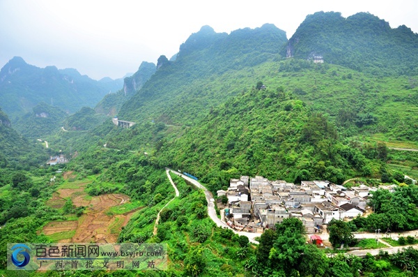 崇左至靖西高速公路通车 成边境重要旅游黄金通道