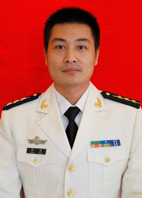 中国海军歼15舰载机飞行员在陆基模拟着舰训练中牺牲