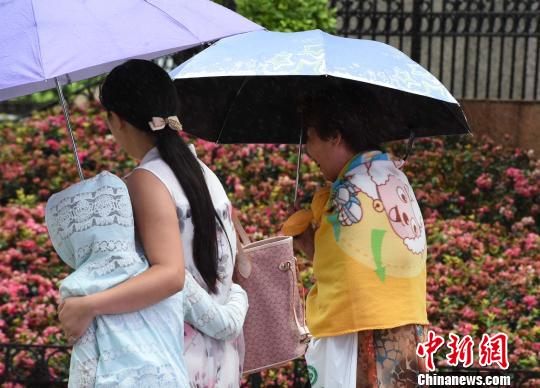 重庆告别持续高温“秋意渐浓”（图）