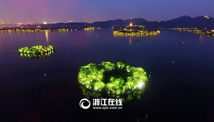 7402810_334419.gif 7402810_334419.gif