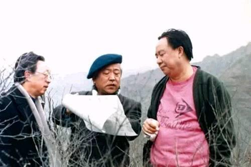 按照老南德人的说法，大部分部门都是摆设，因为“南德有牟总一个人操心就够了，其他人只需要听招呼。牟总需要的是你这个人的牌子。”