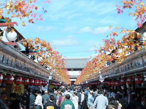 大量中国人前往日本旅游。