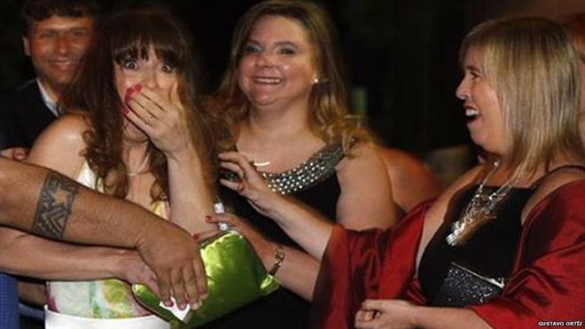 阿根廷一女子参加朋友婚礼 到场才知自己是新娘