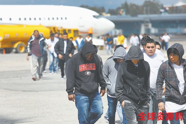 9日，135名无证移民被美国驱逐回危地马拉。