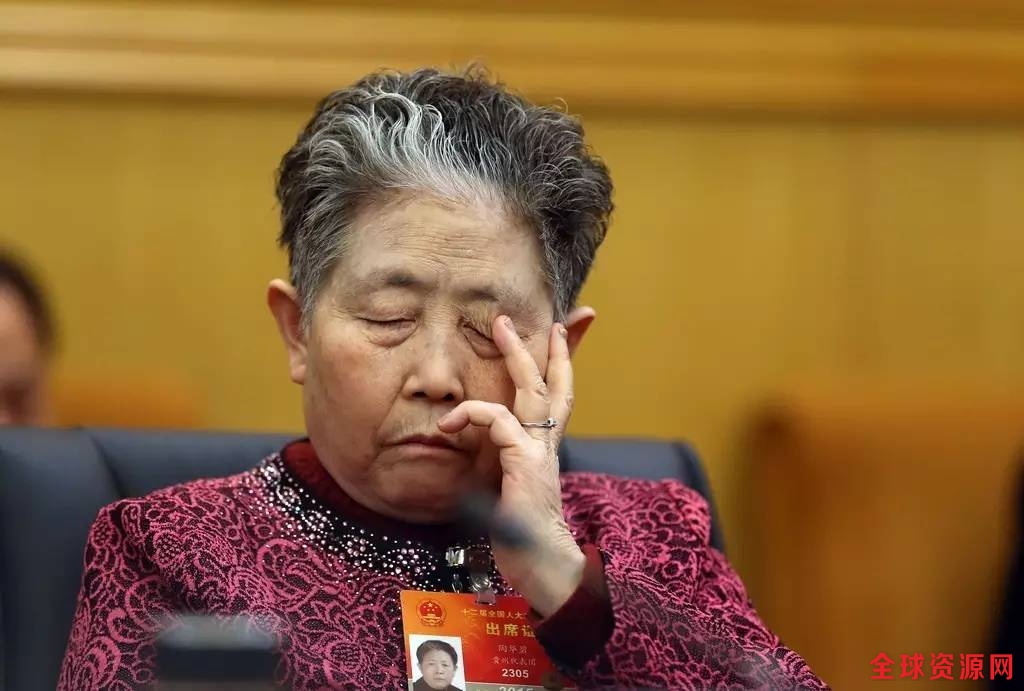 全球报道:城管找"老干妈"吃拿卡要 陶华碧拿起炒瓢要"