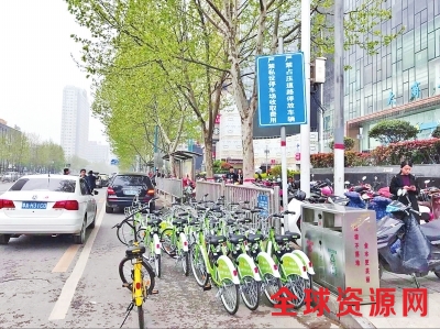 骑者“快”管者“痛” 郑州城区共享单车路在何方
