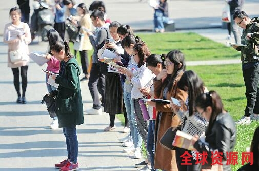 全国24省市公考开考 山东平均41人争一岗