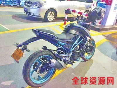 “飙车族”再现 郑州交警查扣摩托车10辆豪华跑车3台