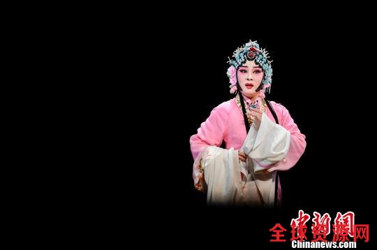 “80后”女表演艺术家唱响黄梅戏角逐中国戏剧梅花奖