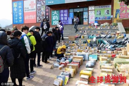 快递包装污染：包装回收不足10%胶带降解需近百年