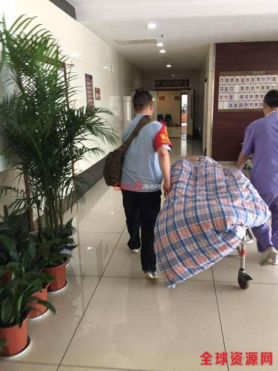 杭州高三学生公交上晕倒 母亲直呼幸好 真相是?