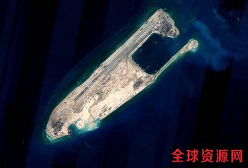 资料图片：永暑礁卫星图片。新华社发