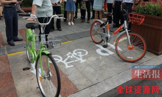 南宁整治共享单车乱停放 停放单车