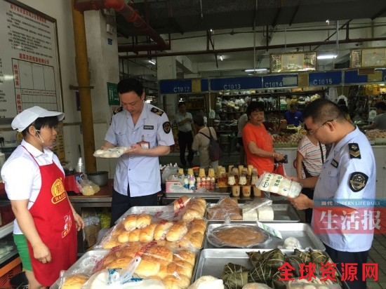 南宁食药监检查糕点小作坊 个别销售卫生不理想