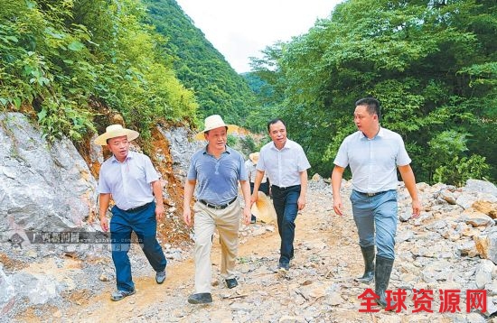 彭清华：全力攻克坚中之坚贫中之贫困中之困