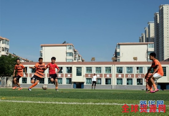 （体育）（1）内蒙古青少年校园足球“全面开花”（配本社同题文字稿）