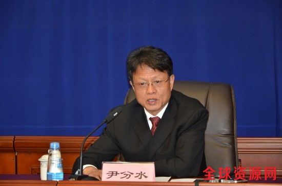 图为发言人：自治区扶贫办党组副书记、主任，自治区脱贫攻坚指挥部办公室主任 尹分水.JPG