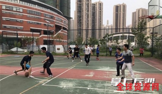 长郡梅溪湖中学球场。