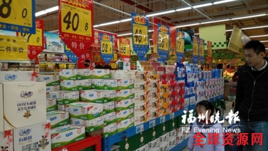 福州超市现牛奶促销潮 多个品牌产品降价一两成