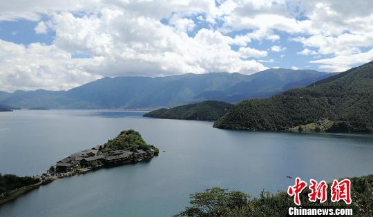 云南泸沽湖景区因雨雪冰冻天气“闭门”谢客