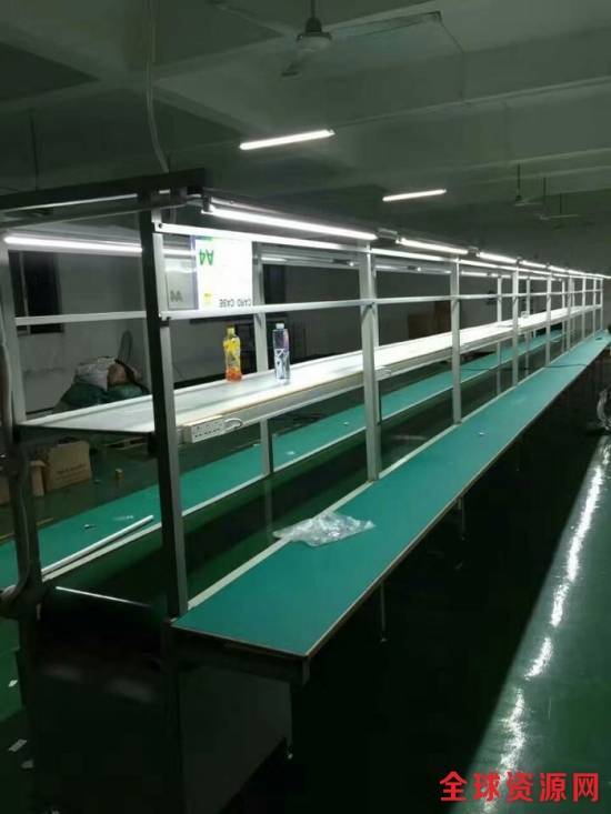 塑胶玩具组装流水线