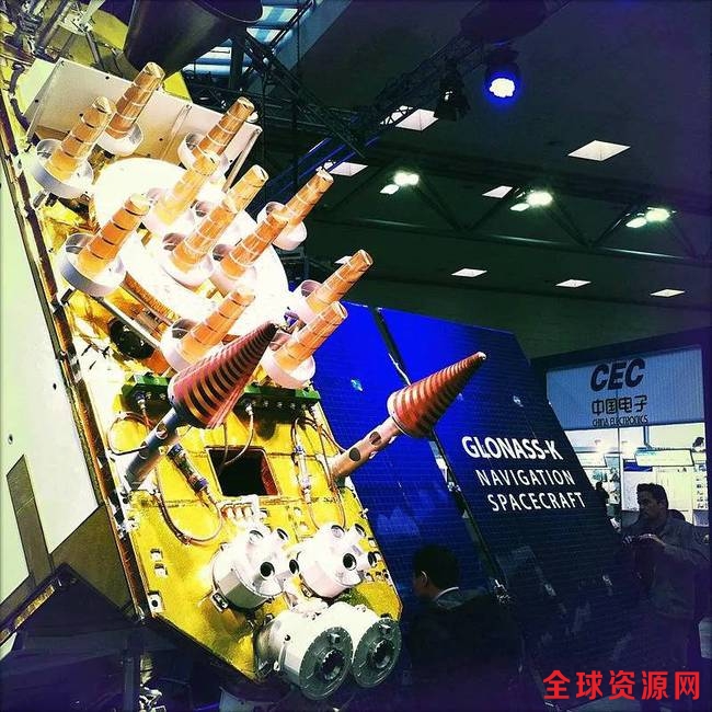 ▲资料图片：2011年展出的格洛纳斯卫星模型（维基百科）