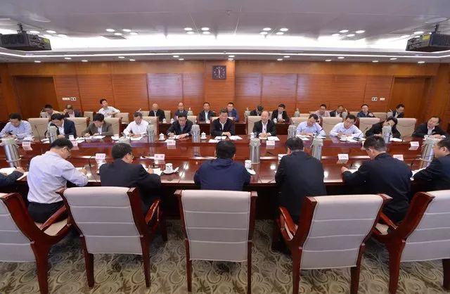 何立峰出席国家信息中心、中国宏观经济研究院与河北雄安新区战略合作协议签约活动