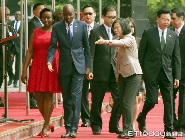 1527799060131071.jpg d3316045.jpg