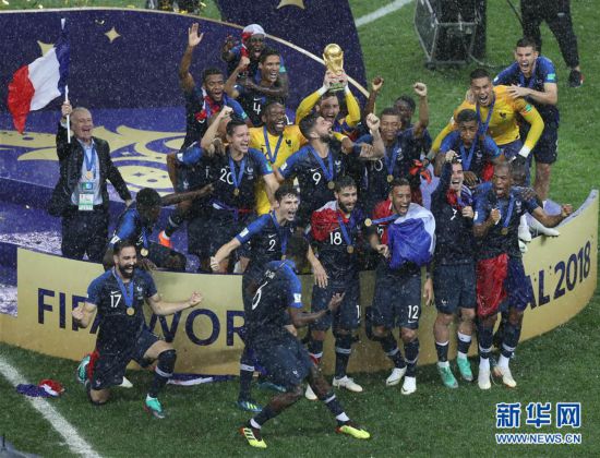 （世界杯·夺冠时刻）（1）足球——法国队20年后再捧杯