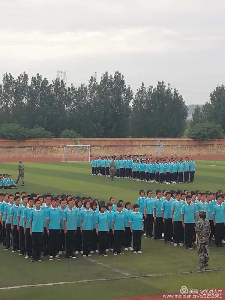 全球公益报道:河北邢台会宁中学对入学新生进行国防教育