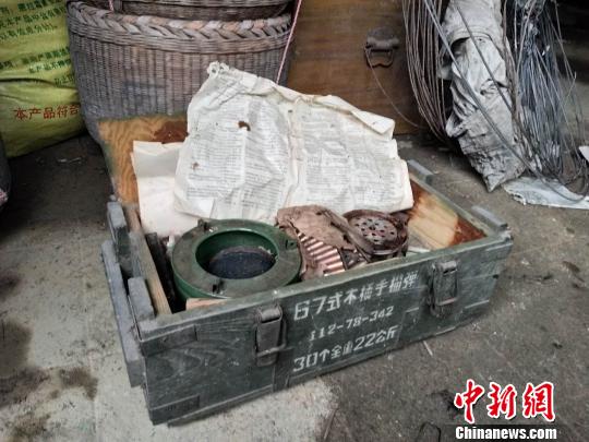 村民拆房现手榴弹字样木箱内藏294发子弹主动交警方