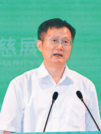 民政部副部长 詹成付:调动慈善资源 聚焦深度贫困