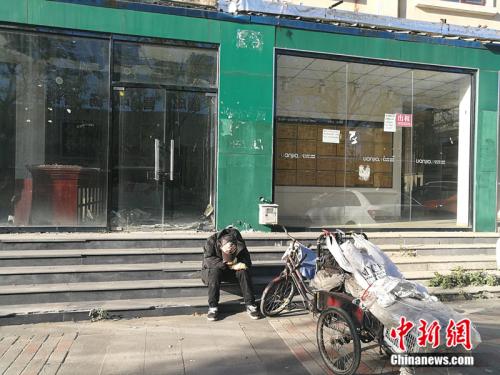 燕郊楼市探访:炒房客赔百万 售楼处大门紧锁