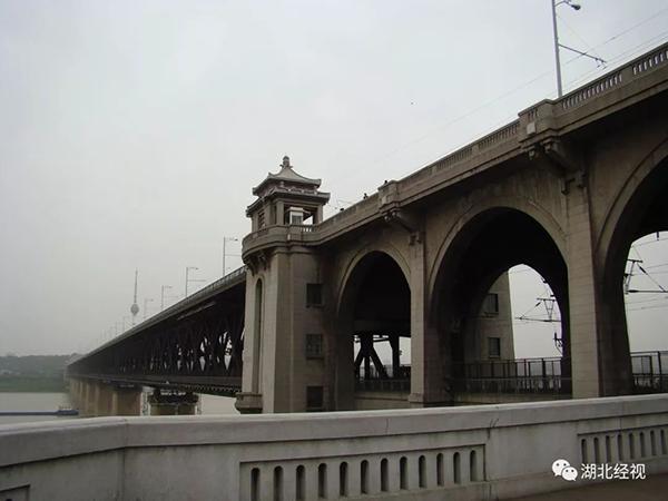 醉酒女中途下出租车呕吐坠桥身亡 法院二审这样判