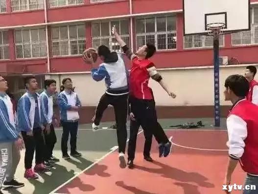 文明是我们的名片 服务是我们的志愿