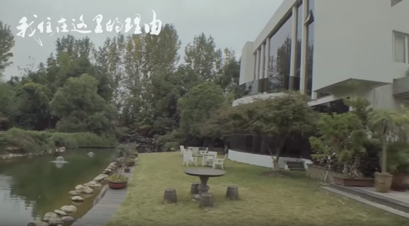 豪门太太与丈夫分居 放着3万㎡豪宅不住蜗居酒店