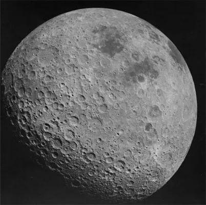 阿波罗16号拍摄的月球背面（图片来源：维基）