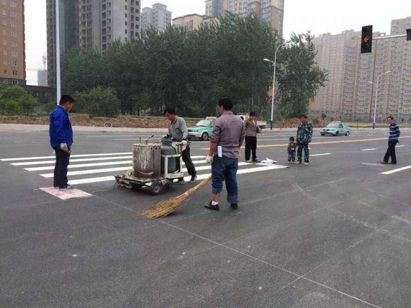 河南开封停车场划线|开封道路划线|开封热熔划线|开封冷喷标线