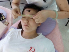阜阳化妆学校哪家教的好？大家一致认为阜阳汝老师化妆学校好图1