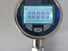 山东供应高精度电接点压力表、压力开关，250MPa，0.2级图1
