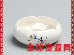 酒店宾馆饭店餐厅陶瓷烟缸 烟灰缸实用圆形纯白色方烟缸烟碟图3