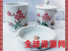 景德镇陶瓷办公套装 中国红黄陶瓷茶杯带碟烟灰缸笔筒图2