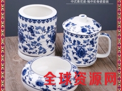 景德镇陶瓷办公室用瓷三件套 青花瓷山水茶杯笔筒烟灰缸套组图3