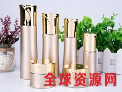 化妆品瓶喷漆图1