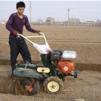 耕地机小型的女士用的微耕机四川微耕机配件微耕机喷药泵