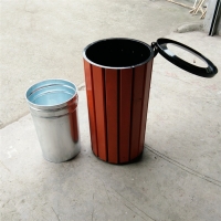 QL8104四川青蓝厂家供应单筒钢木垃圾桶 环保木条果皮箱