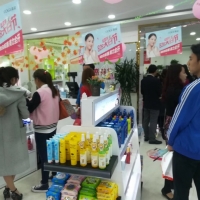 顾客进店是王道，魅惑美妆有吸客法