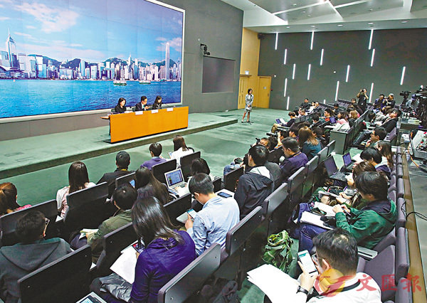 ■聶德權舉行記者會，解釋《國歌條例草案》。 香港文匯報記者劉國權 攝